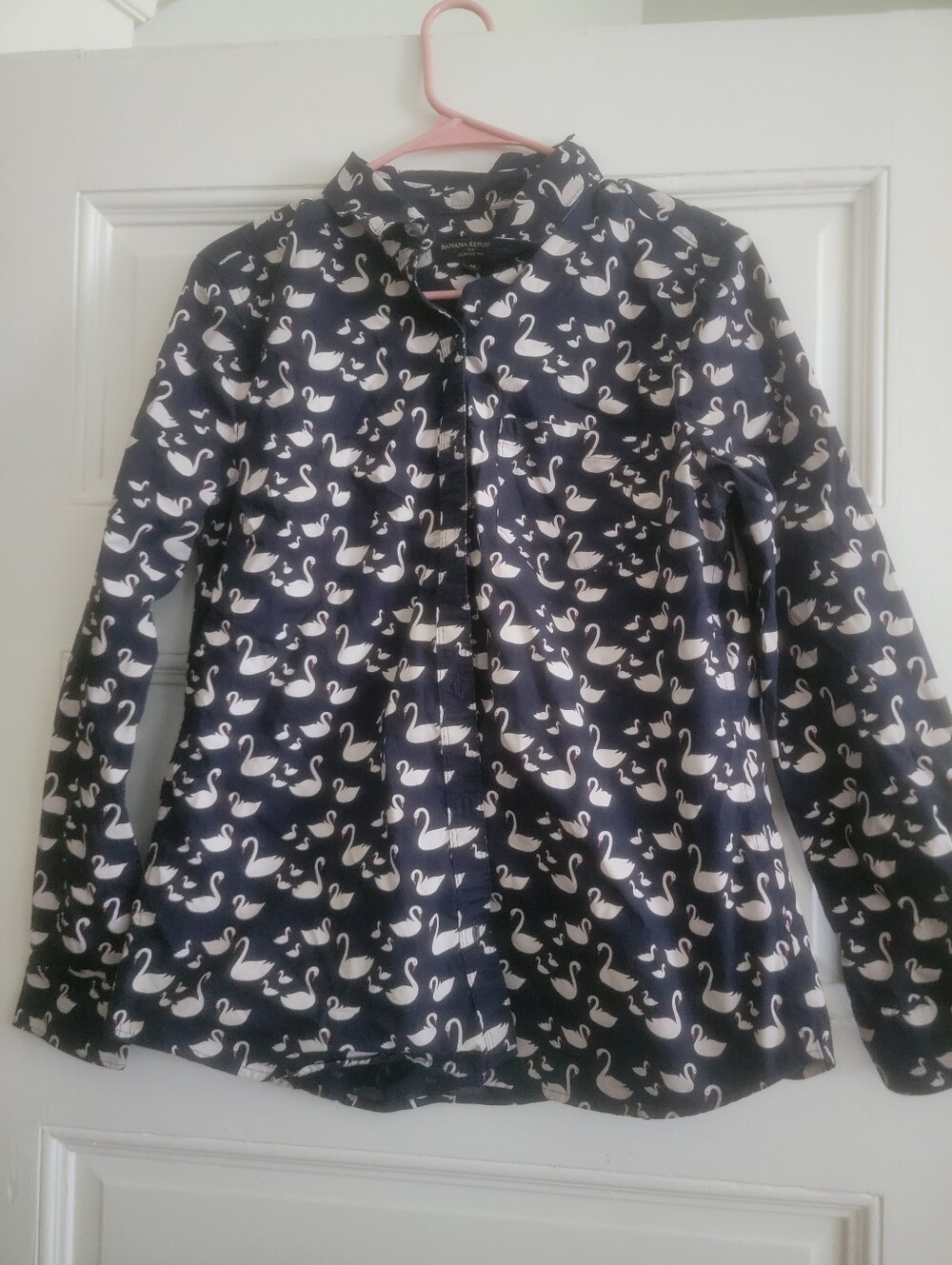 Banana Republic Navy Blue Button-Down Shirt with White Swan Print Medium